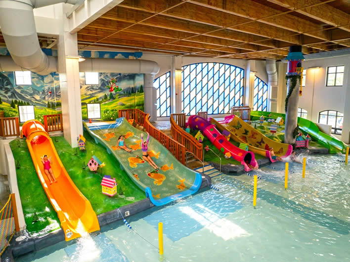 Детские горки в баварском отеле в Франкенмуте, США