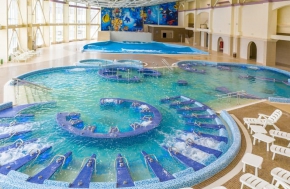 Открылся новый аквапарк с участием Whitewater в Южно-Сахалинске