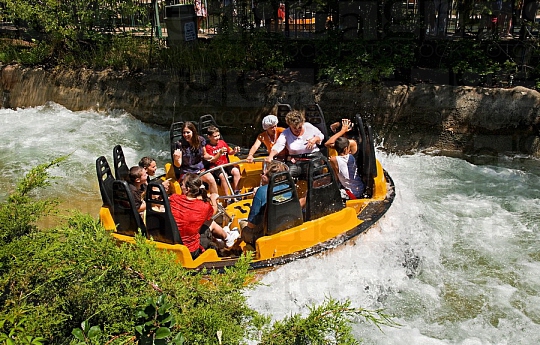 Аттракцион River Raft Ride