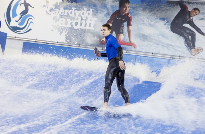 FlowRider – аттракцион для серфинга от компании WhiteWater